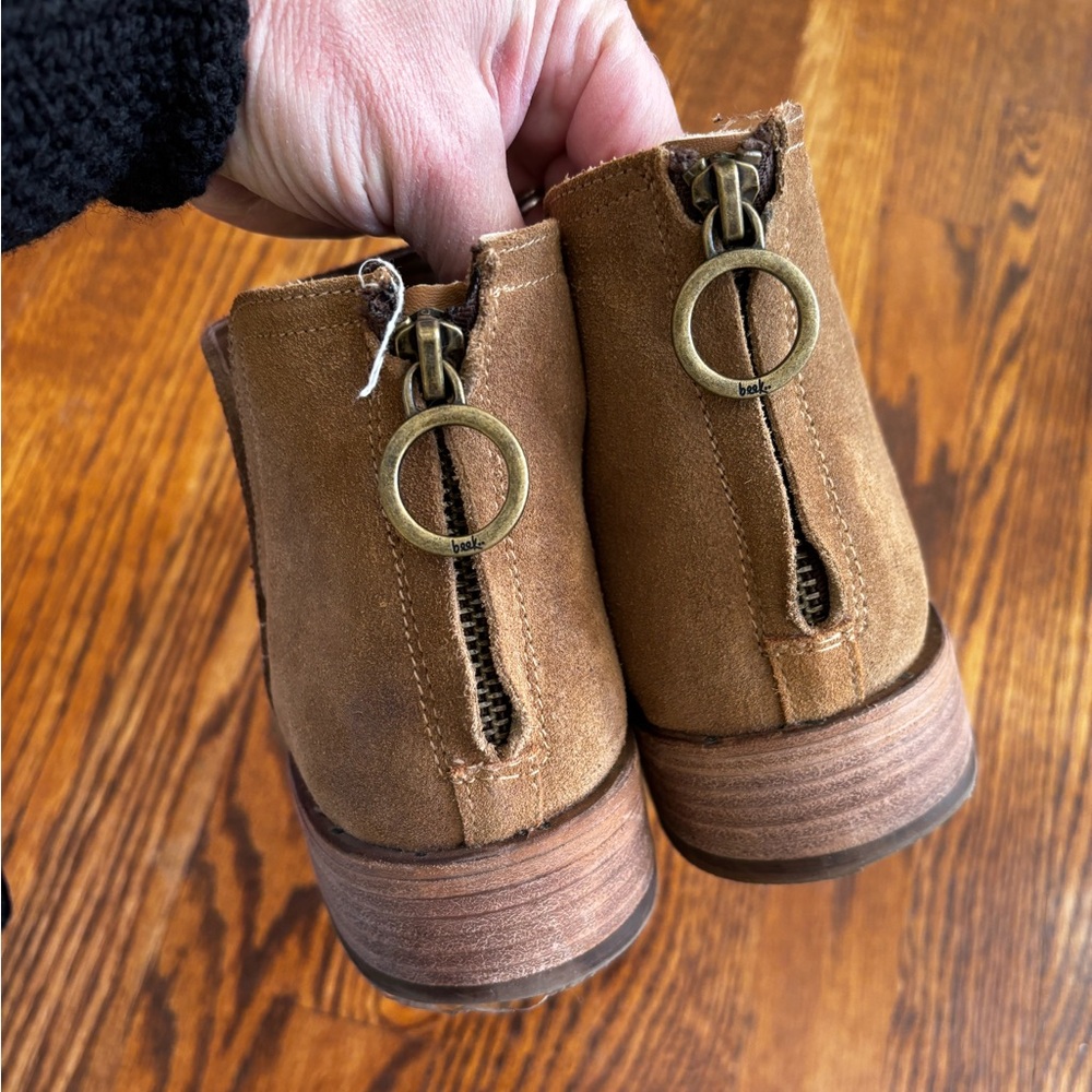 Beek Falcon suede ankle booties - Picture 8 of 9